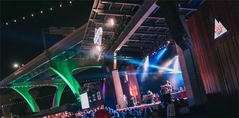 哈曼馬田MAC Axiom Hybrid閃耀全球最大音樂(lè)節(jié)，為Summerfest公司禮儀服務(wù)注入專(zhuān)業(yè)音效力量